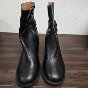 Gentle Souls by Kenneth Cole Size 7.5 Black Leather Moto Style Heeled Ankle Boot